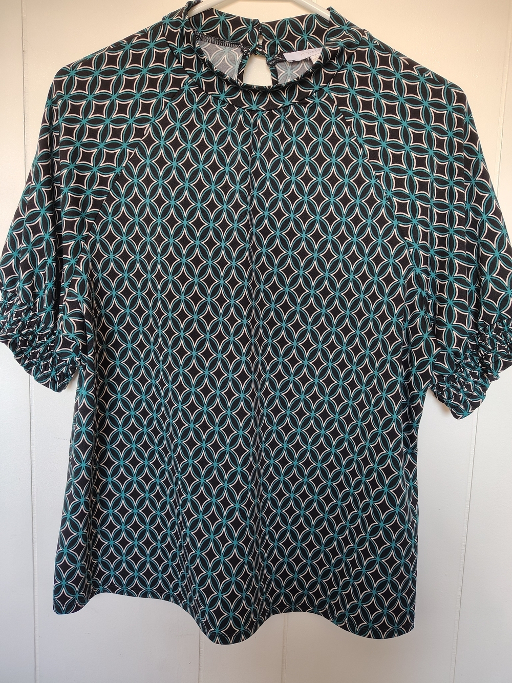 Ivy Ridge Geometric Print Blouse in Black, Teal and White Size L.